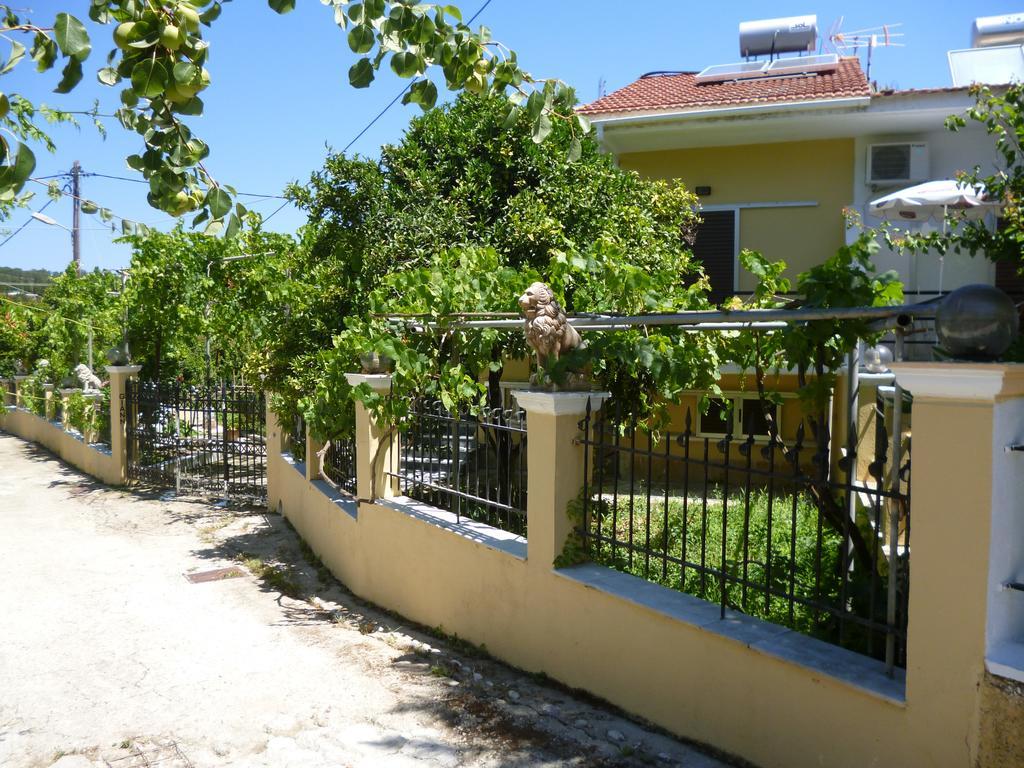Giannis Apartment Agios Georgios Pagon Luaran gambar